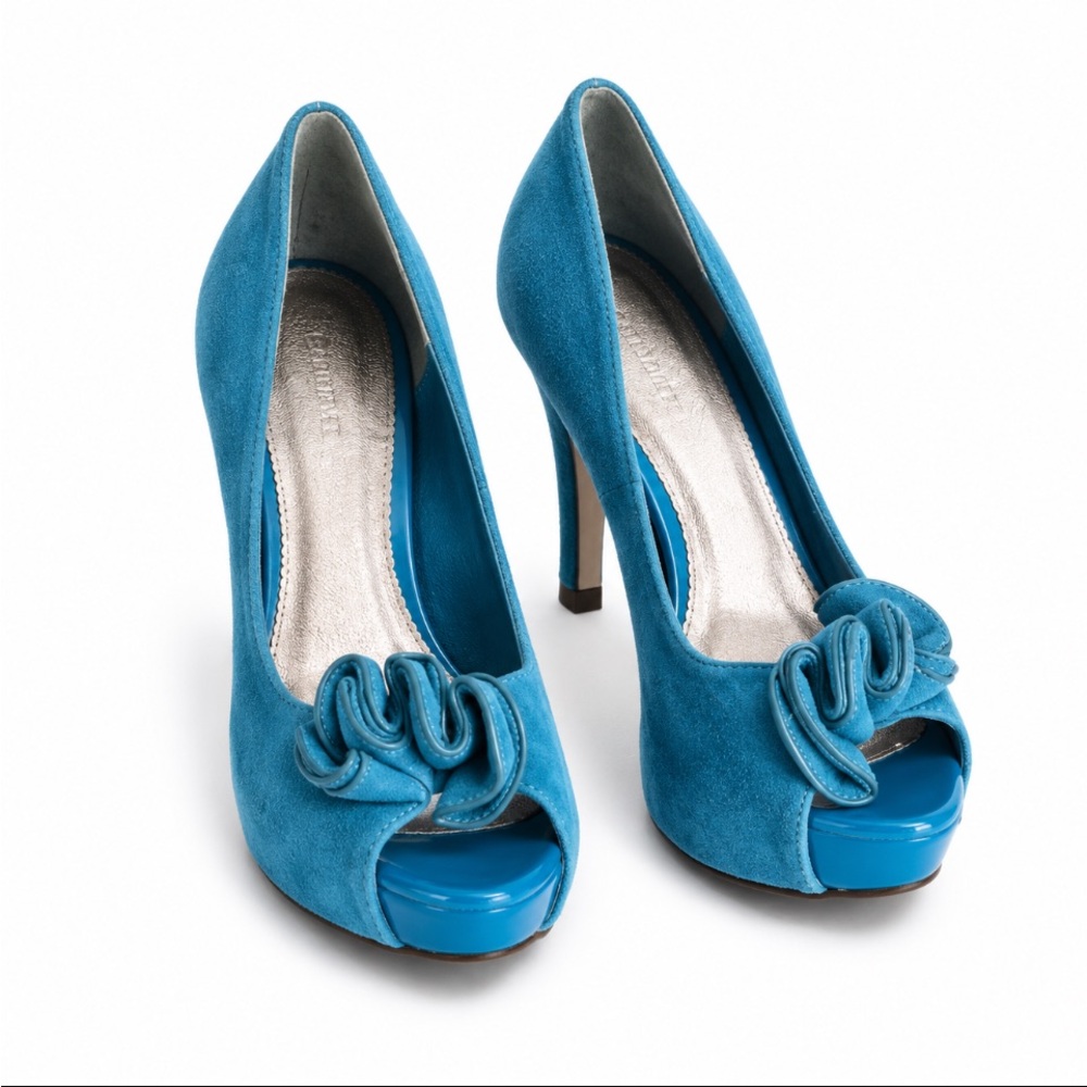 QUPID Teal Blue Suede Peep-Toe Heels with Rosette Accent Size: 7.5